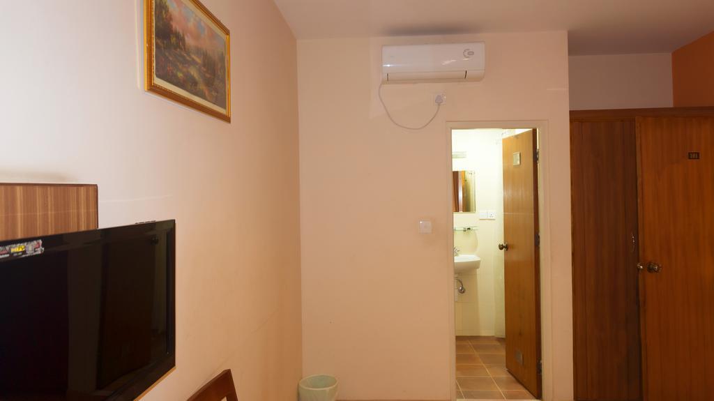 Aryal International Hotel Katmandu Oda fotoğraf