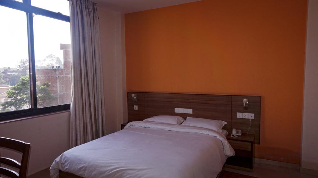 Aryal International Hotel Katmandu Oda fotoğraf