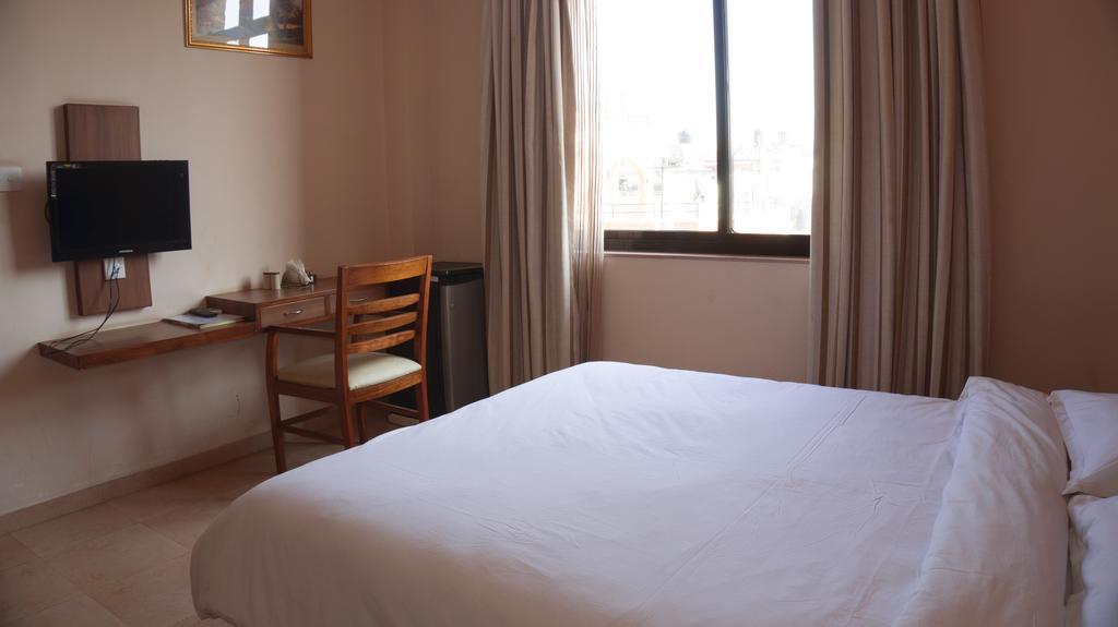 Aryal International Hotel Katmandu Oda fotoğraf