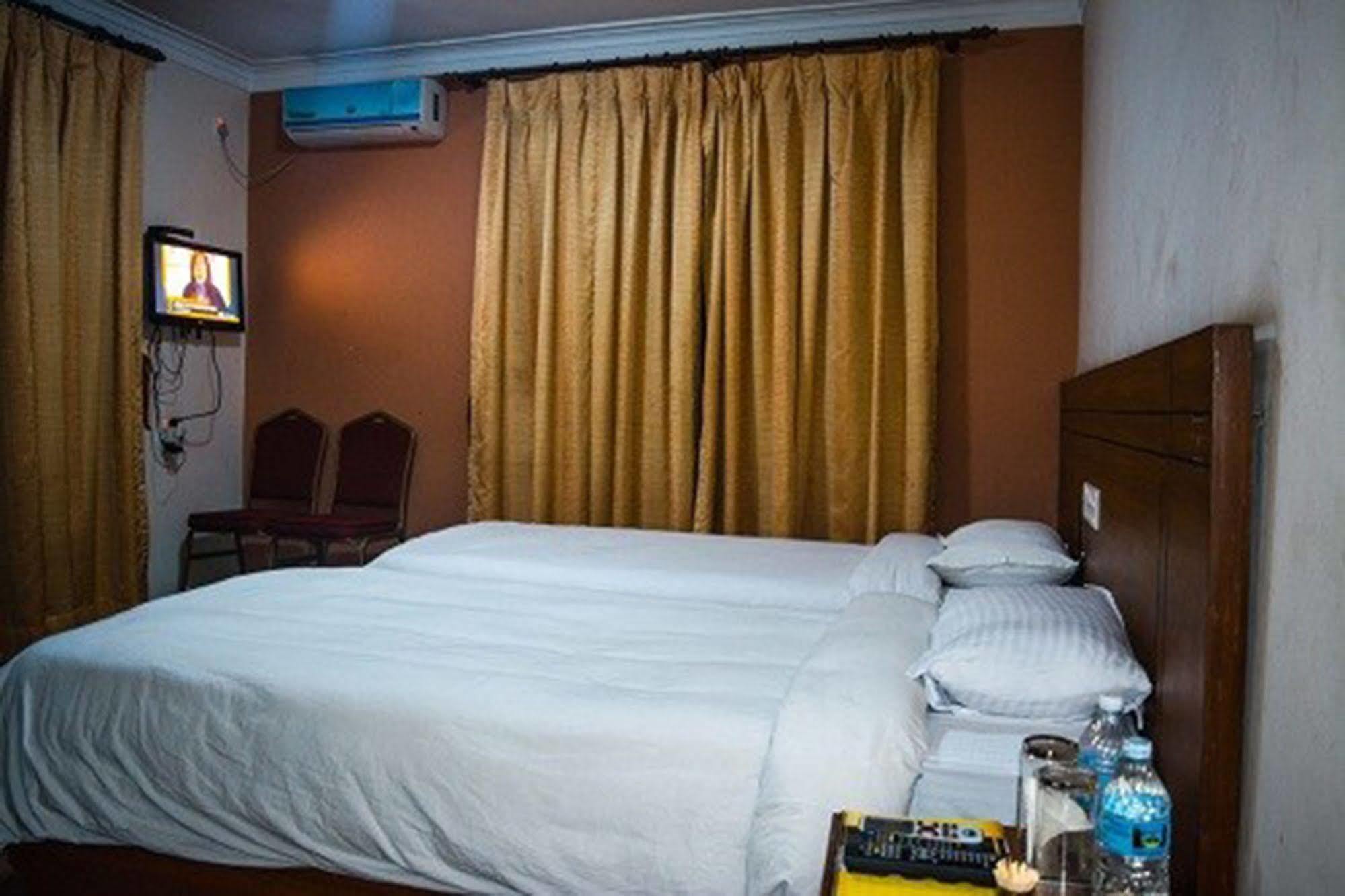 Aryal International Hotel Katmandu Dış mekan fotoğraf